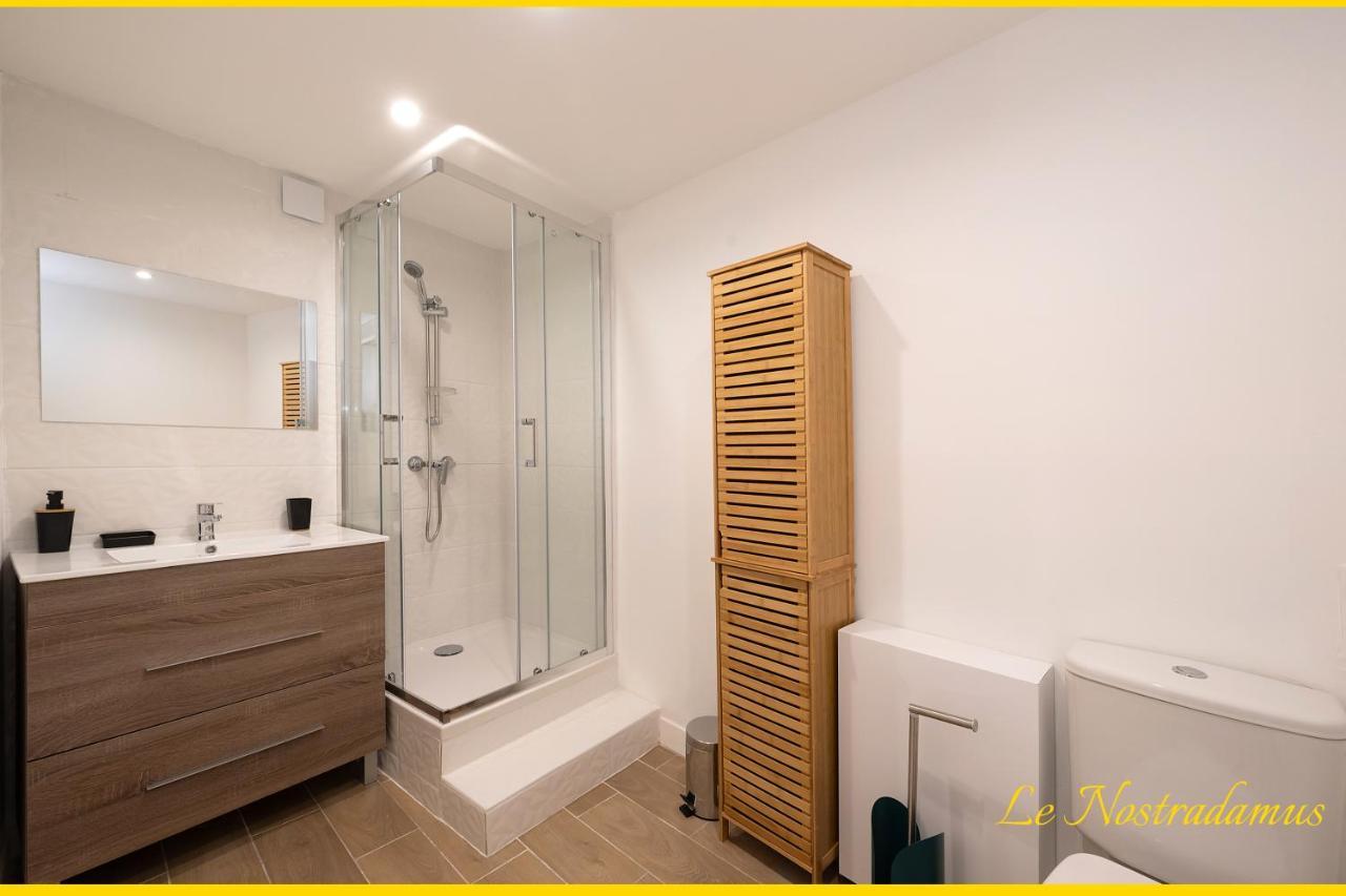 Le Nostradamus - Magnifique Appartement Cours Principal Plein Centre Avec Parking Salon-de-Provence Zewnętrze zdjęcie