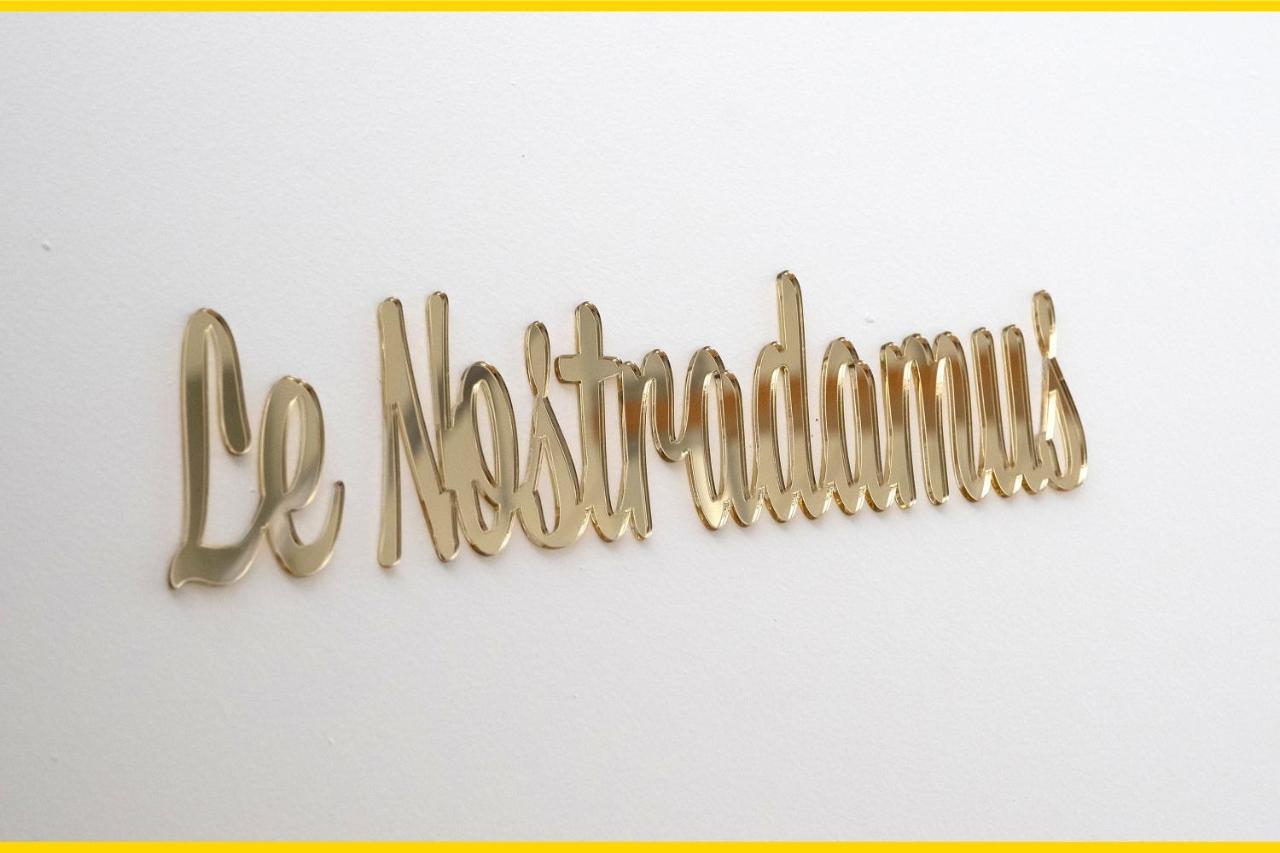 Le Nostradamus - Magnifique Appartement Cours Principal Plein Centre Avec Parking Salon-de-Provence Zewnętrze zdjęcie