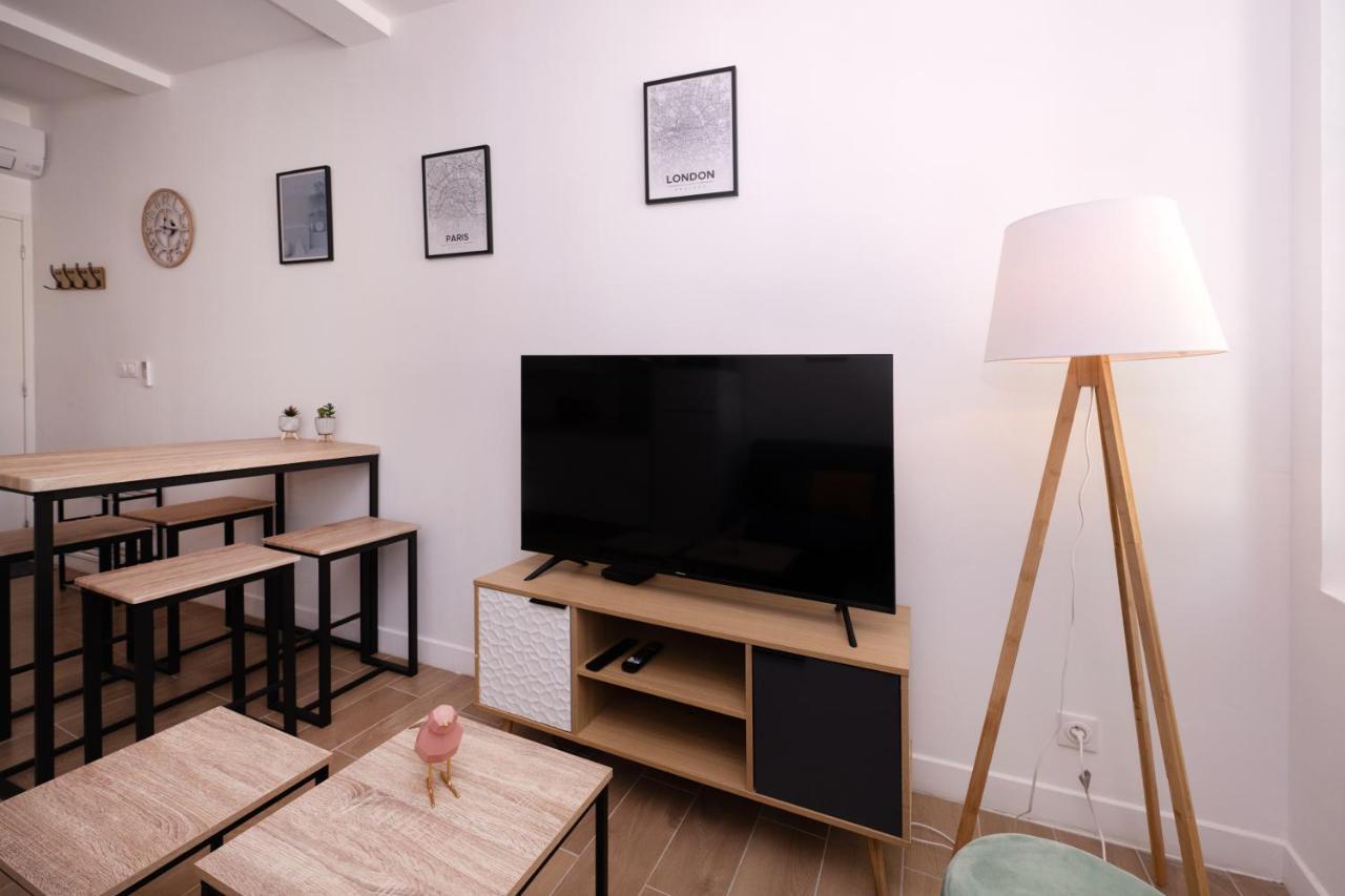 Le Nostradamus - Magnifique Appartement Cours Principal Plein Centre Avec Parking Salon-de-Provence Zewnętrze zdjęcie