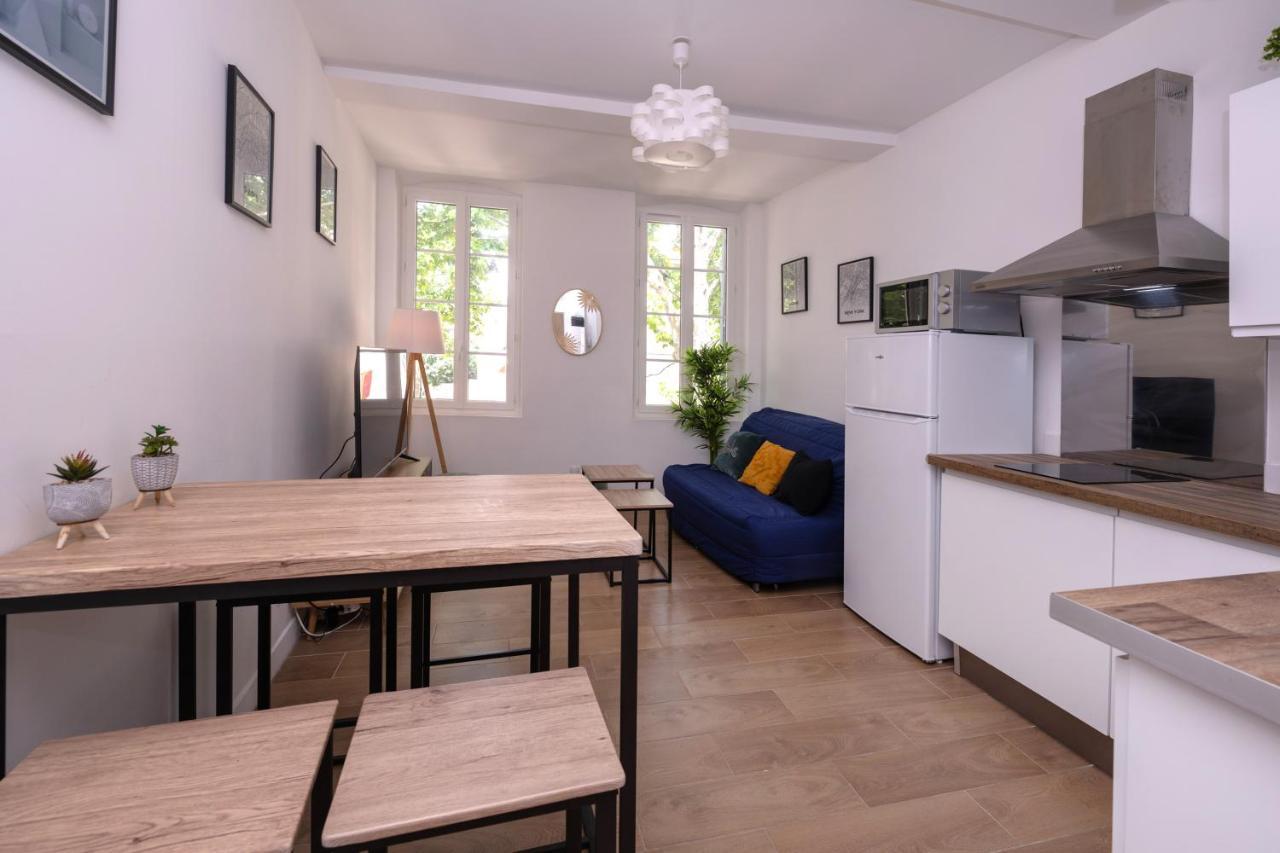 Le Nostradamus - Magnifique Appartement Cours Principal Plein Centre Avec Parking Salon-de-Provence Zewnętrze zdjęcie