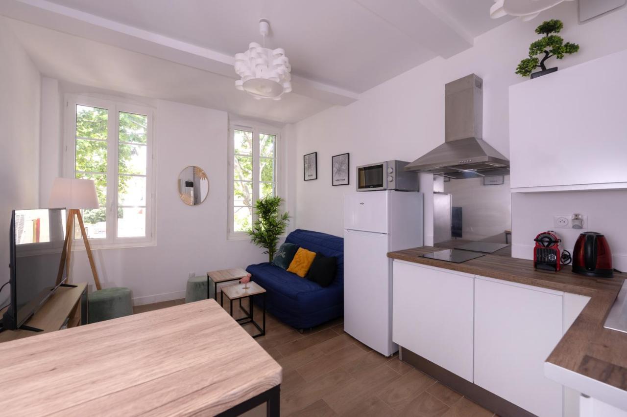 Le Nostradamus - Magnifique Appartement Cours Principal Plein Centre Avec Parking Salon-de-Provence Zewnętrze zdjęcie