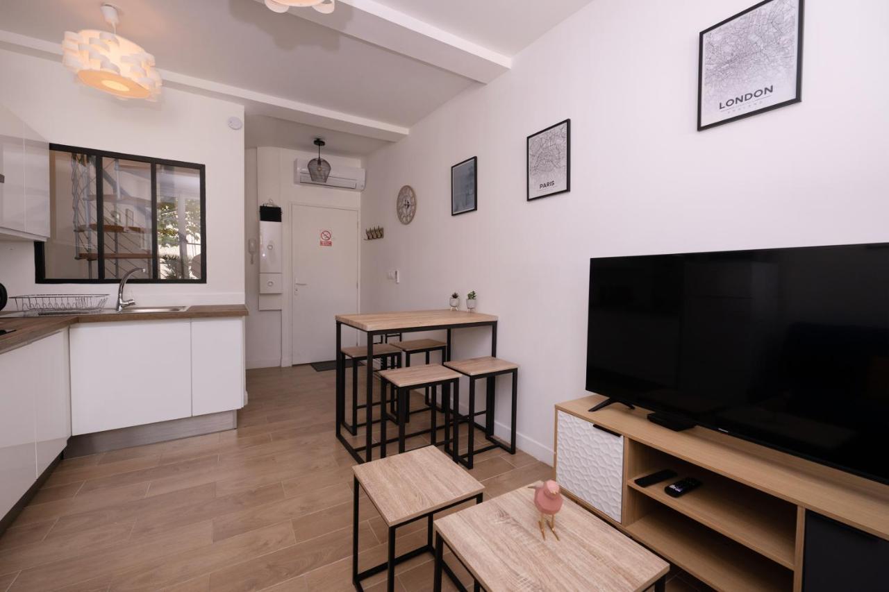 Le Nostradamus - Magnifique Appartement Cours Principal Plein Centre Avec Parking Salon-de-Provence Zewnętrze zdjęcie