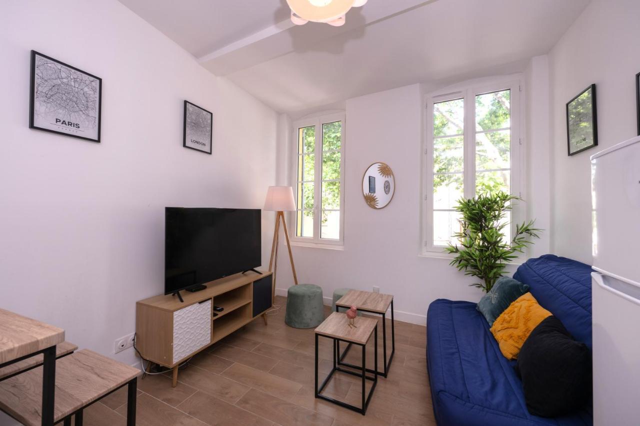 Le Nostradamus - Magnifique Appartement Cours Principal Plein Centre Avec Parking Salon-de-Provence Zewnętrze zdjęcie